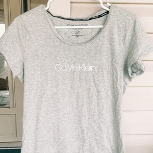 Calvin Klein T-shirt
